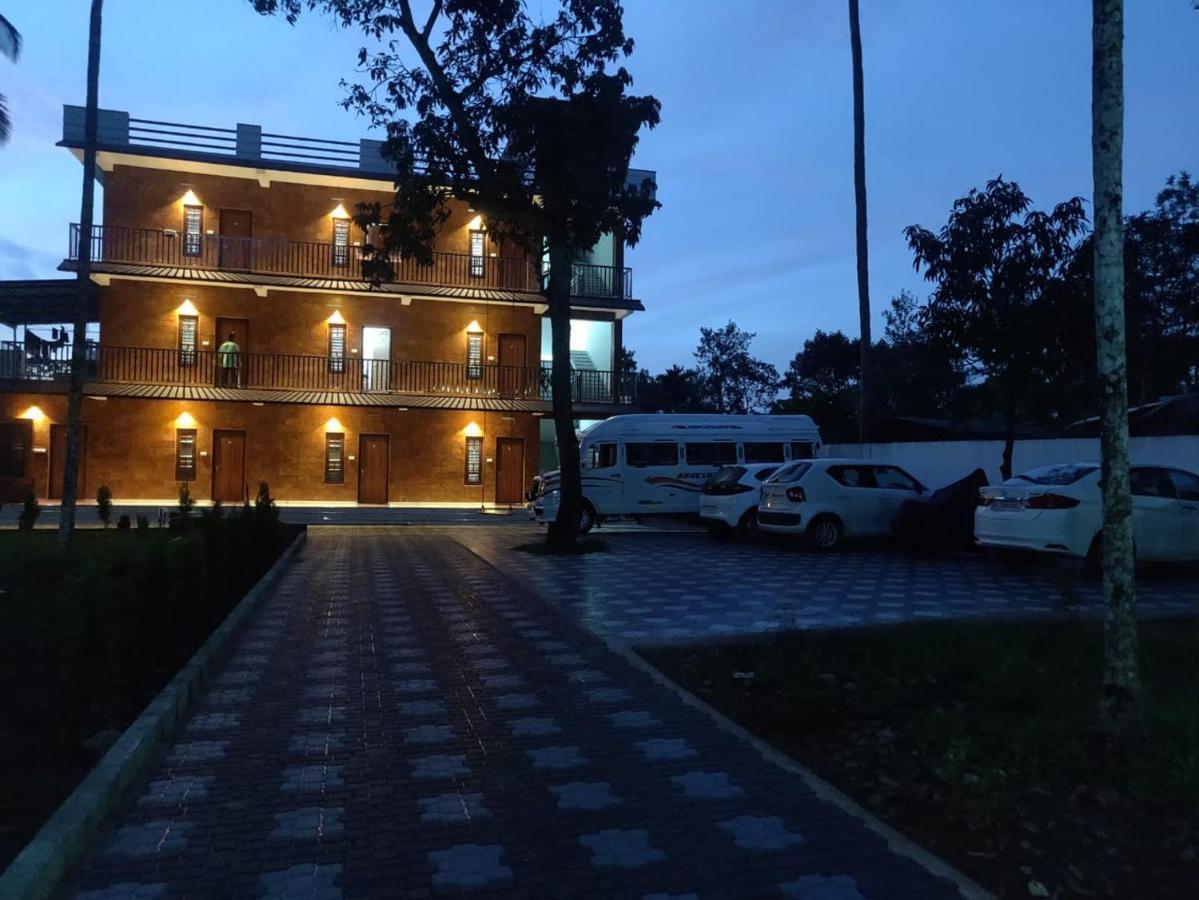 Dolphin Enclave Service Studio Apartments Kalpetta Exterior foto