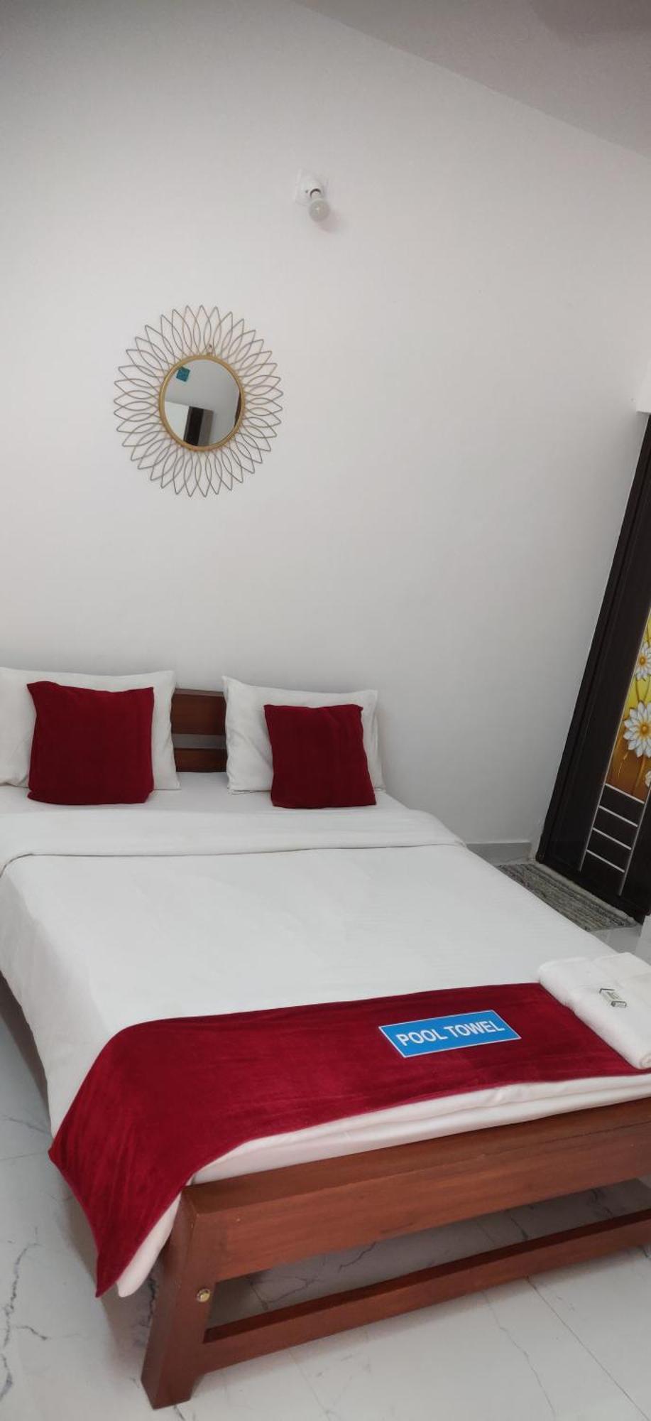 Dolphin Enclave Service Studio Apartments Kalpetta Exterior foto