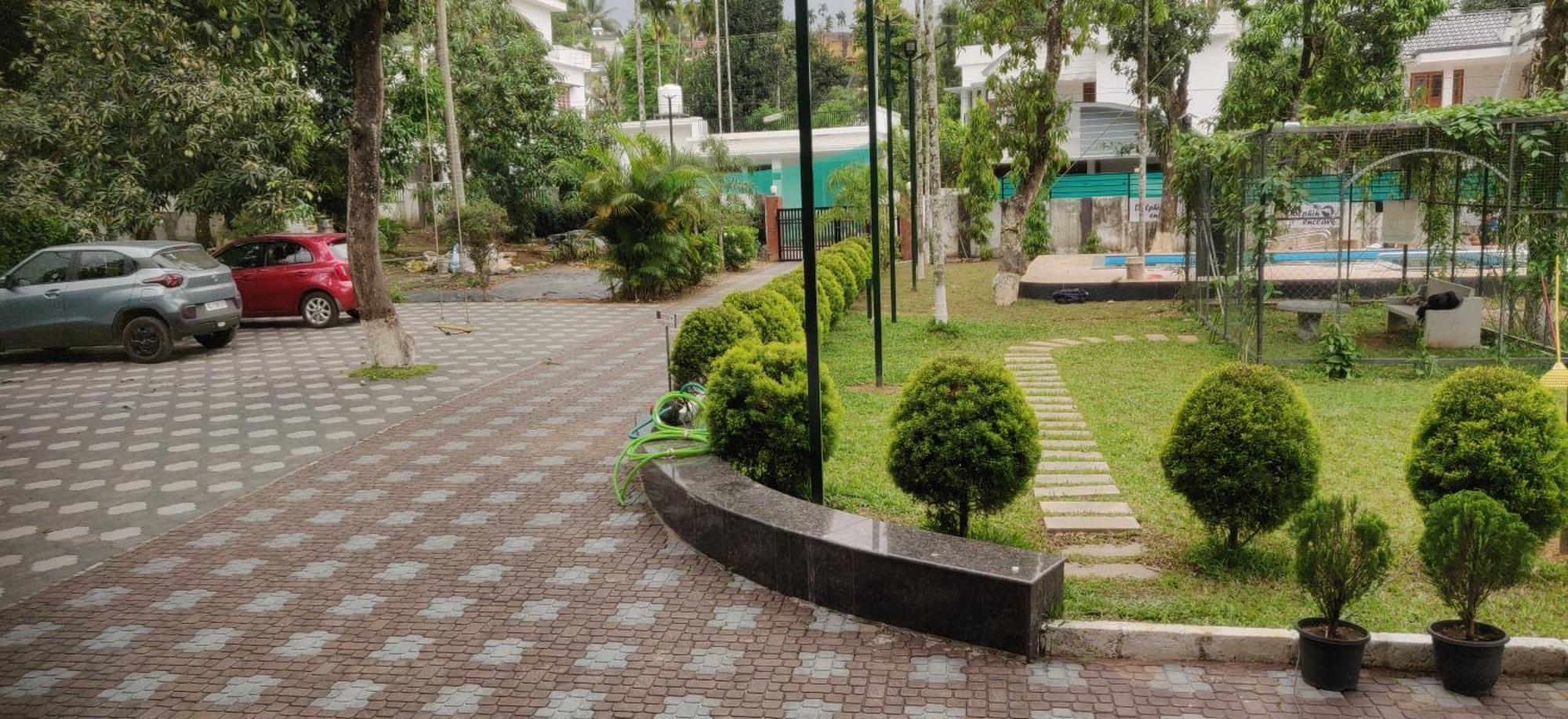 Dolphin Enclave Service Studio Apartments Kalpetta Exterior foto