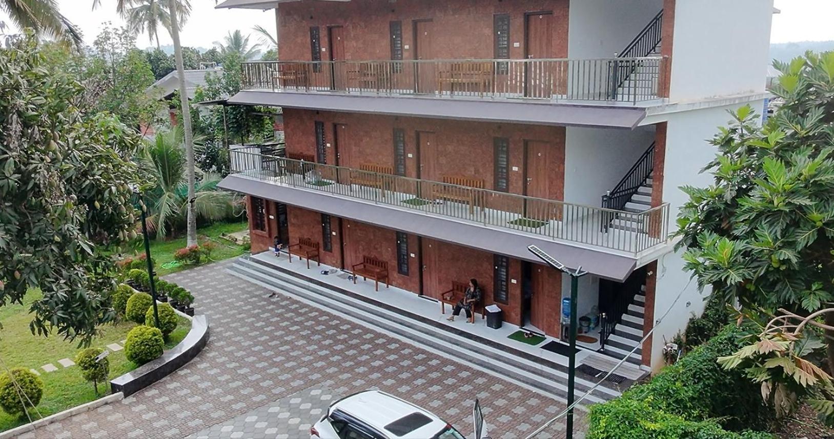 Dolphin Enclave Service Studio Apartments Kalpetta Exterior foto